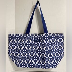 Vera Bradley Blue and White Geometric Tote XlL Canvas Washable 24x14 Strap 28”
